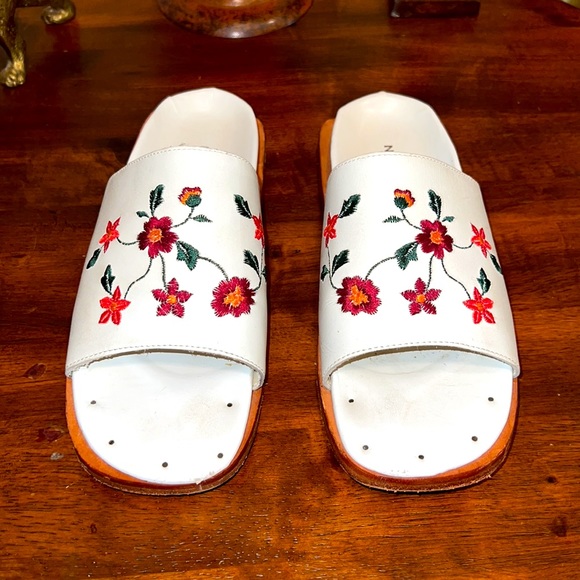 Naked Feet Women’s Leather White Leather Sandals Size 7 - Picture 4 of 5